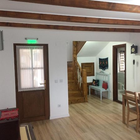 Dumbrava Hotell Uzlina Exteriör bild