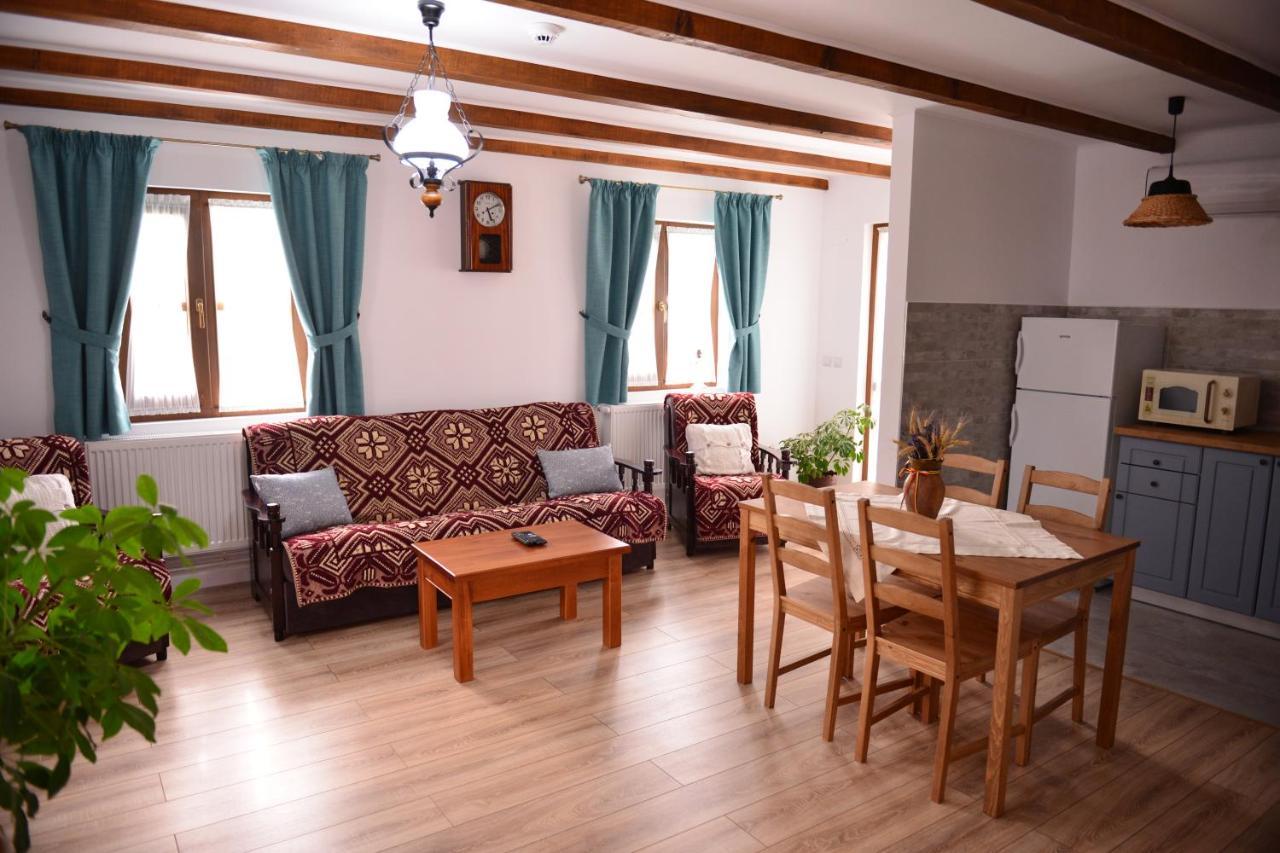 Dumbrava Hotell Uzlina Exteriör bild