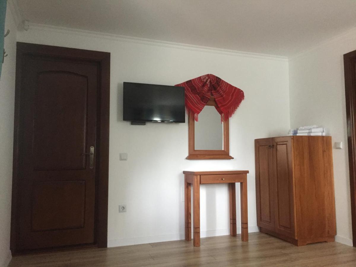 Dumbrava Hotell Uzlina Exteriör bild