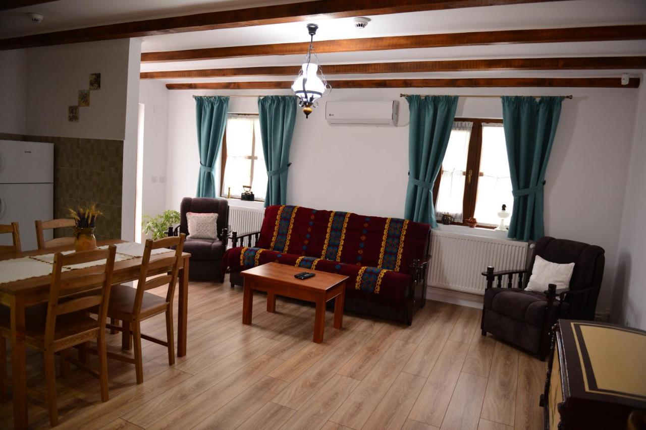 Dumbrava Hotell Uzlina Exteriör bild