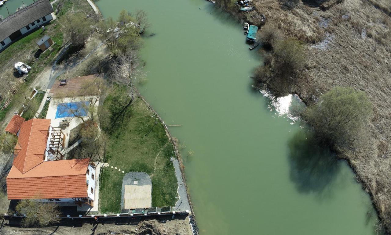 Dumbrava Hotell Uzlina Exteriör bild