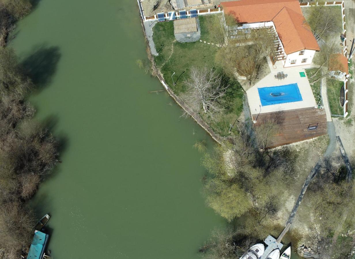 Dumbrava Hotell Uzlina Exteriör bild