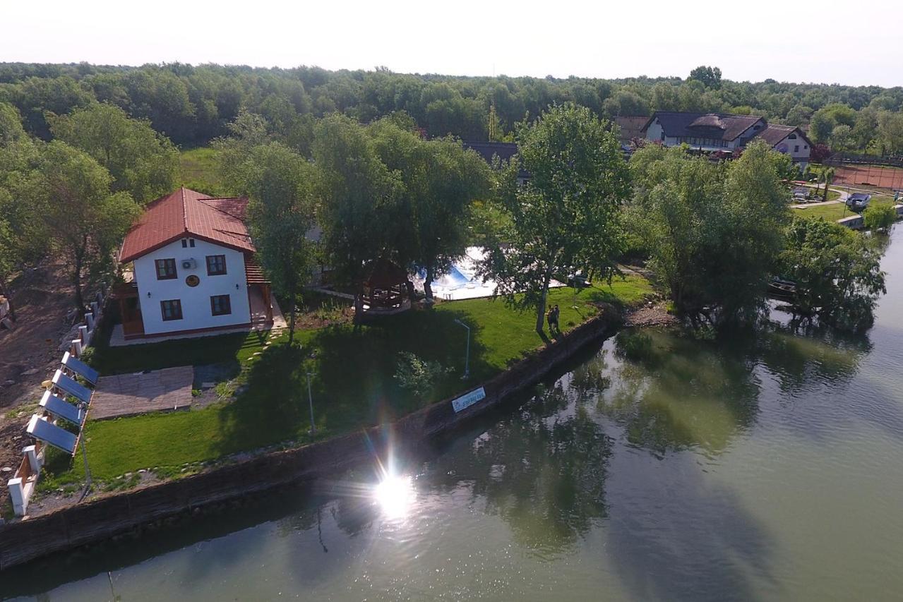 Dumbrava Hotell Uzlina Exteriör bild