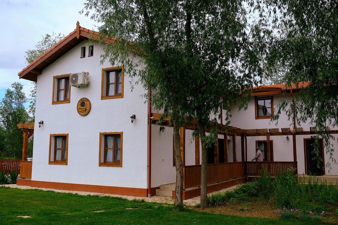 Dumbrava Hotell Uzlina Exteriör bild