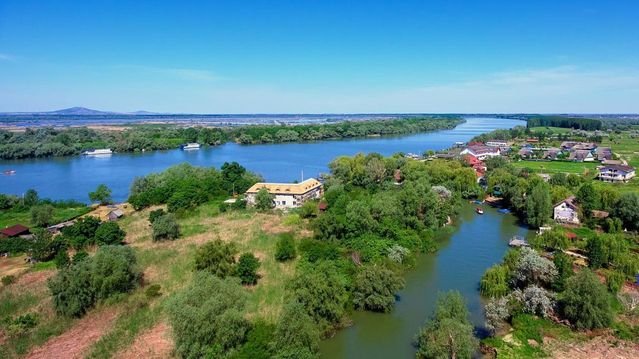 Dumbrava Hotell Uzlina Exteriör bild
